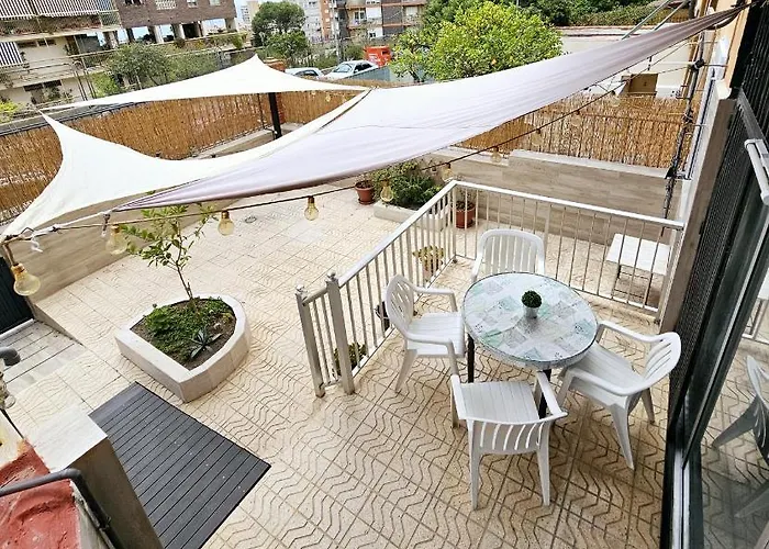 Cozynest - With Terrace By Suncastle